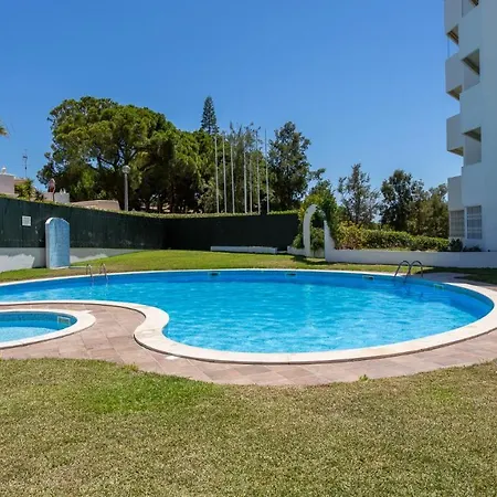 Bright & Charming 1bdr W/ Pool By Lovelystay شقة