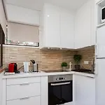 Bright & Charming 1bdr W/ Pool By Lovelystay דירה