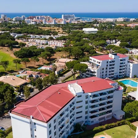 Bright & Charming 1bdr W/ Pool By Lovelystay