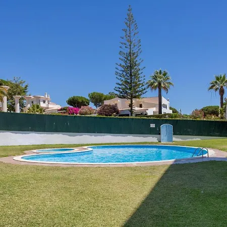 Bright & Charming 1bdr W/ Pool By Lovelystay